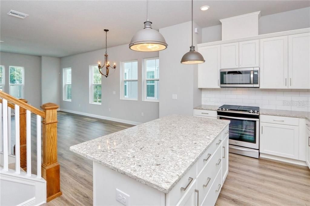 For Rent: $4,500 (3 beds, 3 baths, 1818 Square Feet)