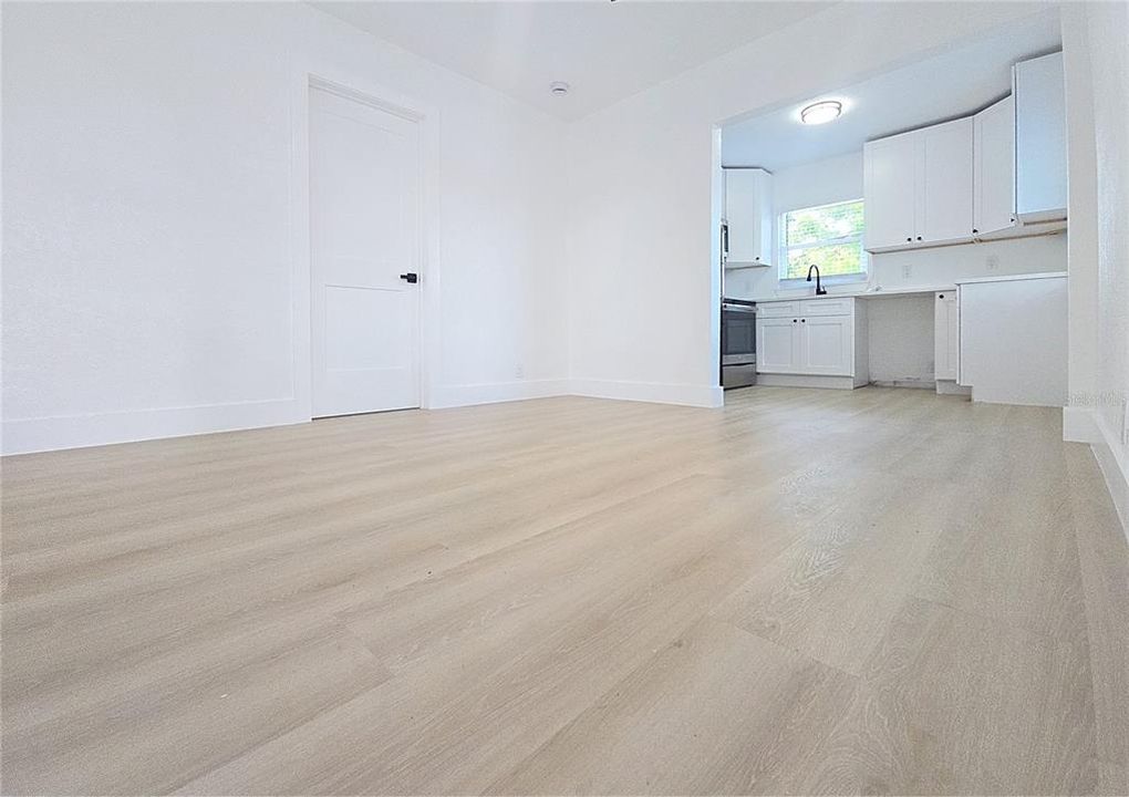 На продажу: $369,900 (3 спален, 2 ванн, 1412 Квадратных фут)