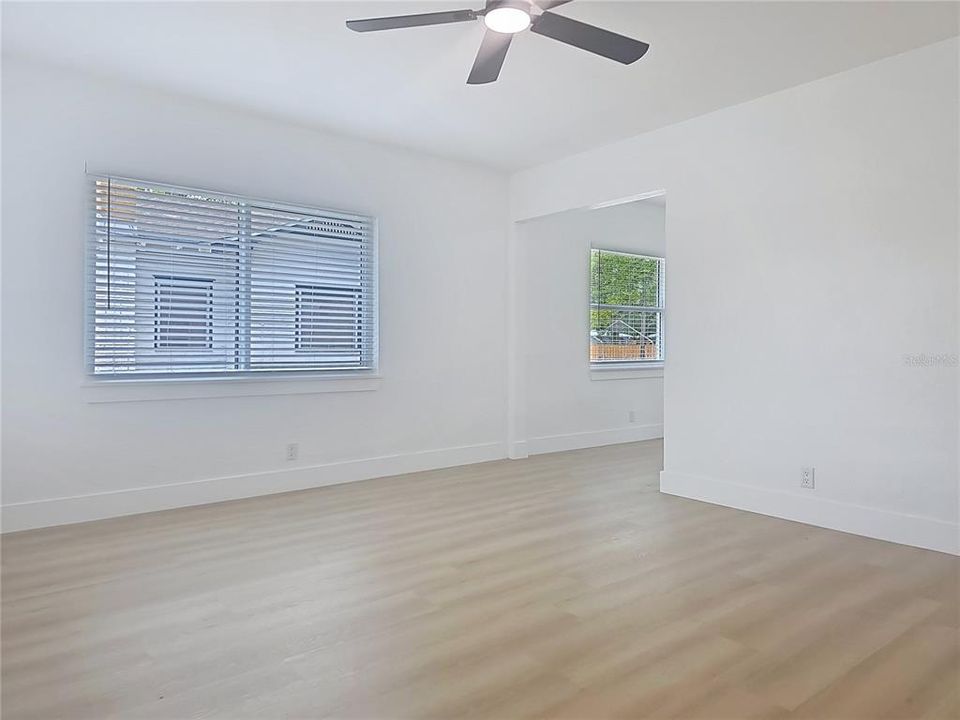 На продажу: $369,900 (3 спален, 2 ванн, 1412 Квадратных фут)