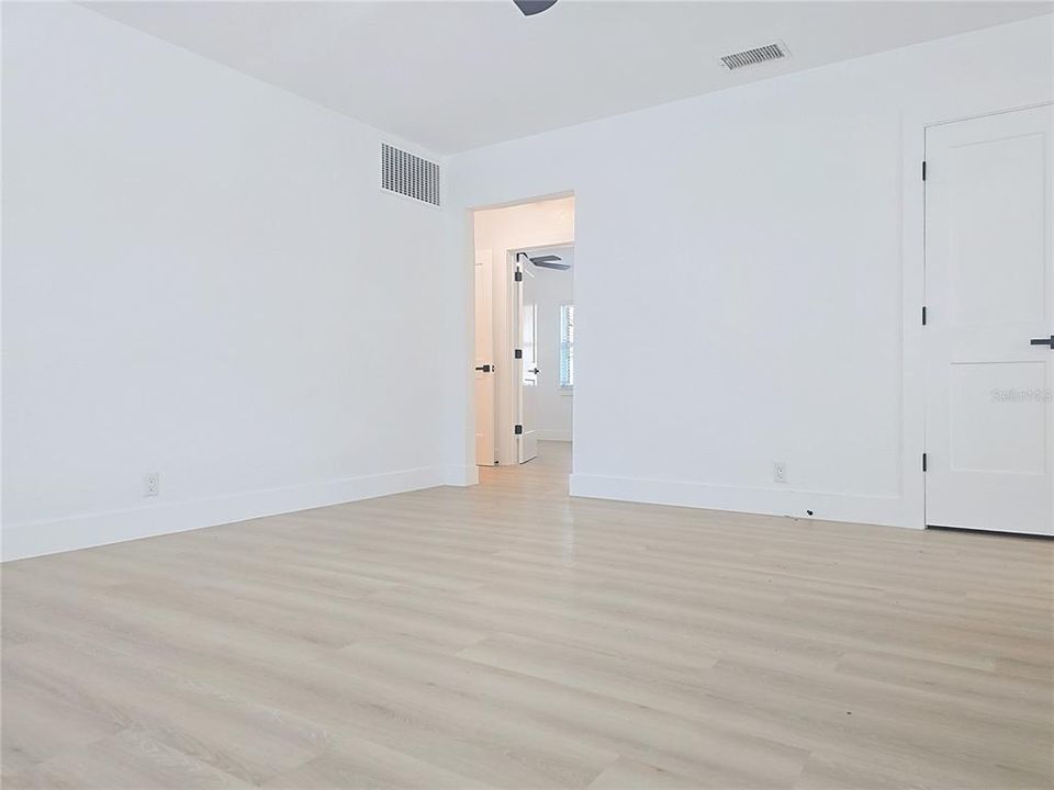 На продажу: $369,900 (3 спален, 2 ванн, 1412 Квадратных фут)