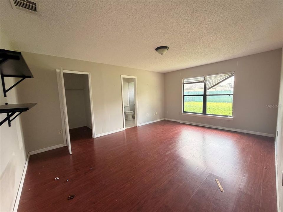 На продажу: $145,000 (3 спален, 2 ванн, 1329 Квадратных фут)
