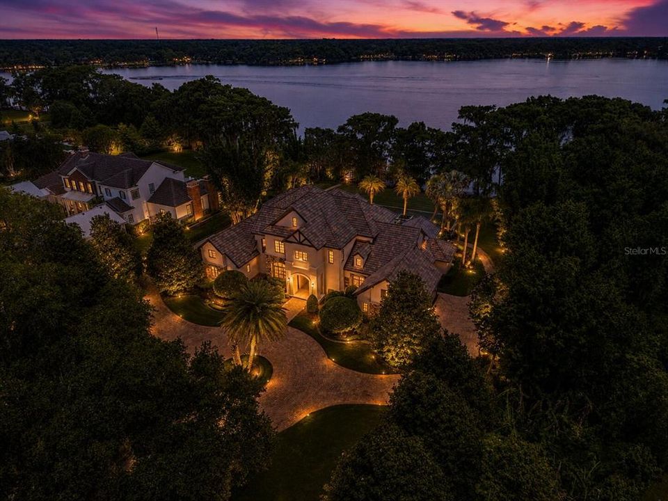 For Sale: $5,990,000 (7 beds, 5 baths, 7879 Square Feet)