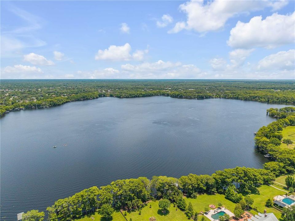 For Sale: $5,990,000 (7 beds, 5 baths, 7879 Square Feet)