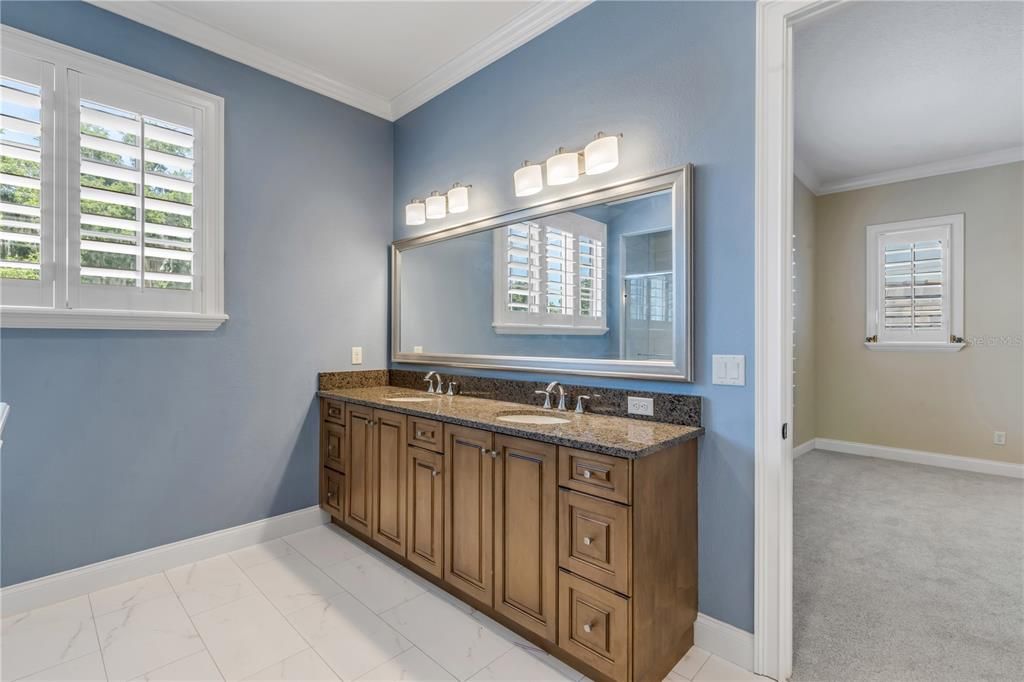 For Sale: $5,990,000 (7 beds, 5 baths, 7879 Square Feet)