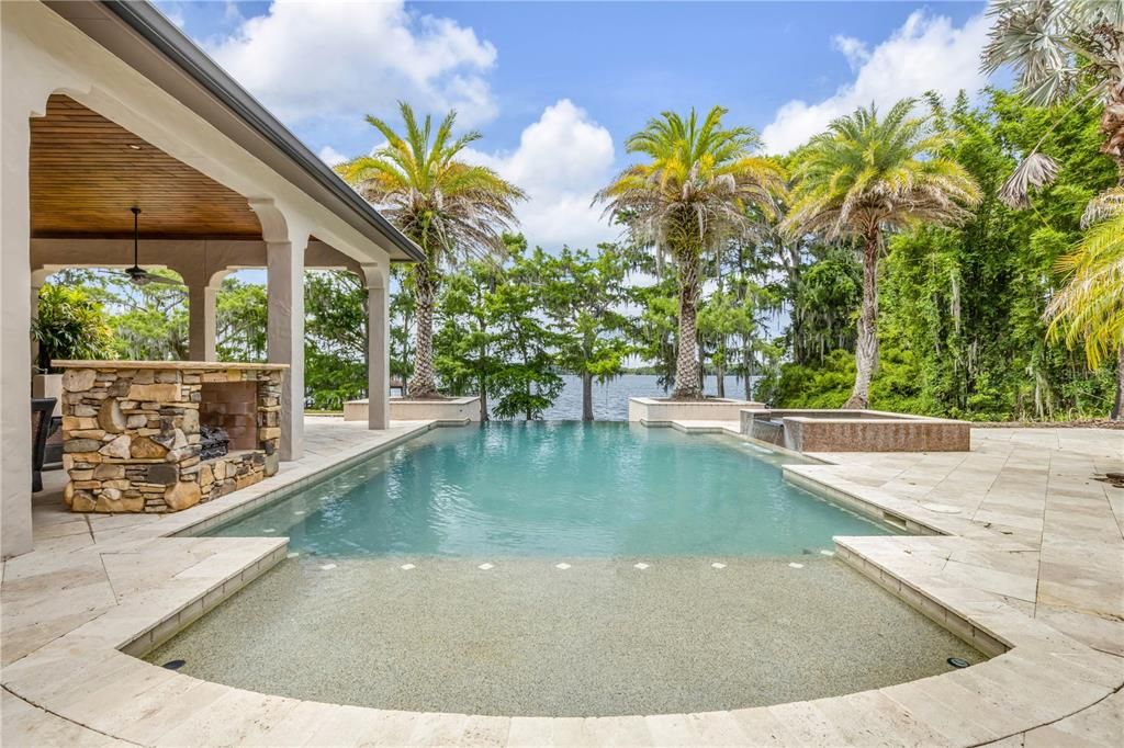 For Sale: $5,990,000 (7 beds, 5 baths, 7879 Square Feet)