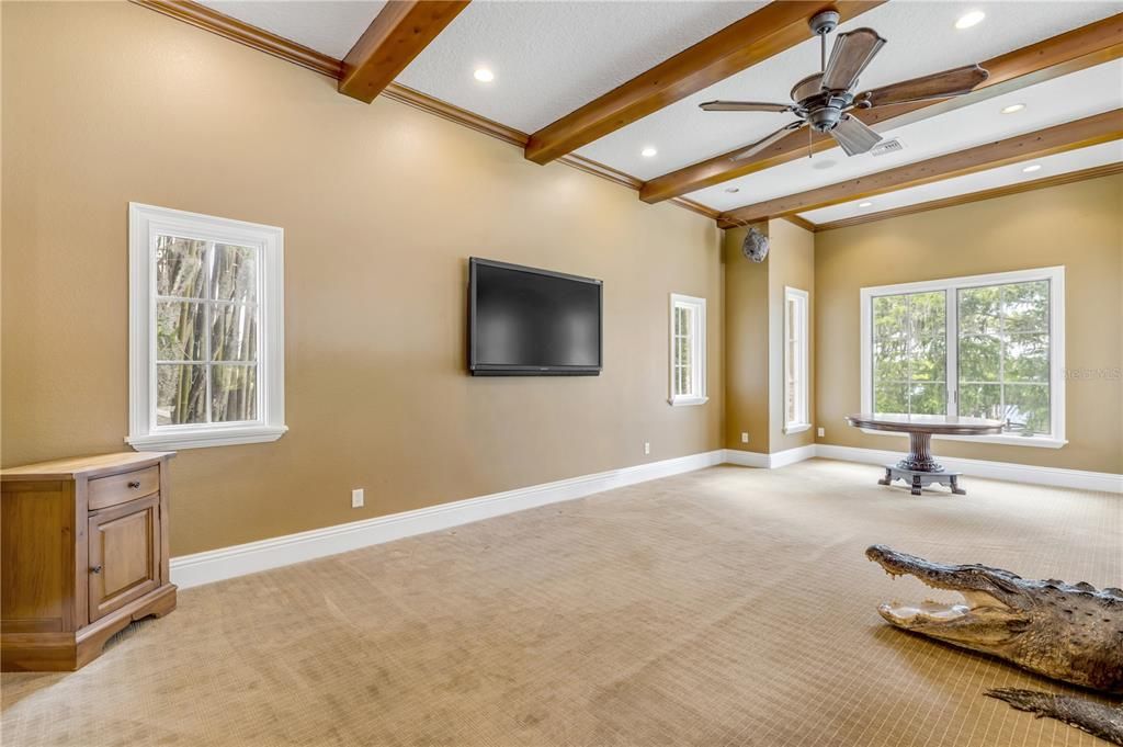 For Sale: $5,990,000 (7 beds, 5 baths, 7879 Square Feet)