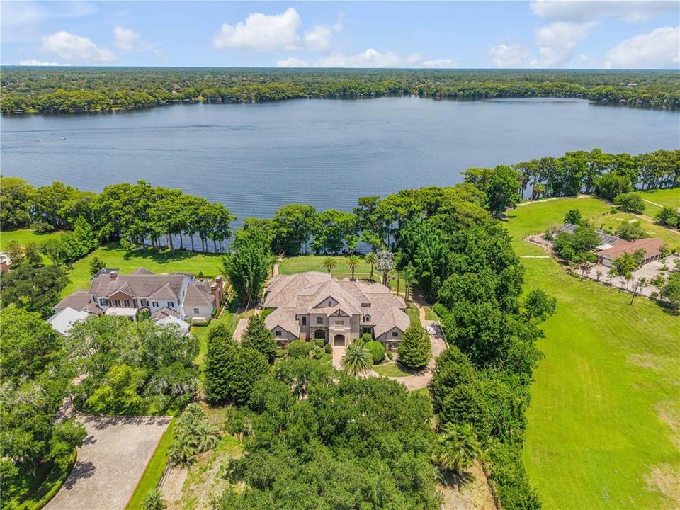 For Sale: $5,990,000 (7 beds, 5 baths, 7879 Square Feet)
