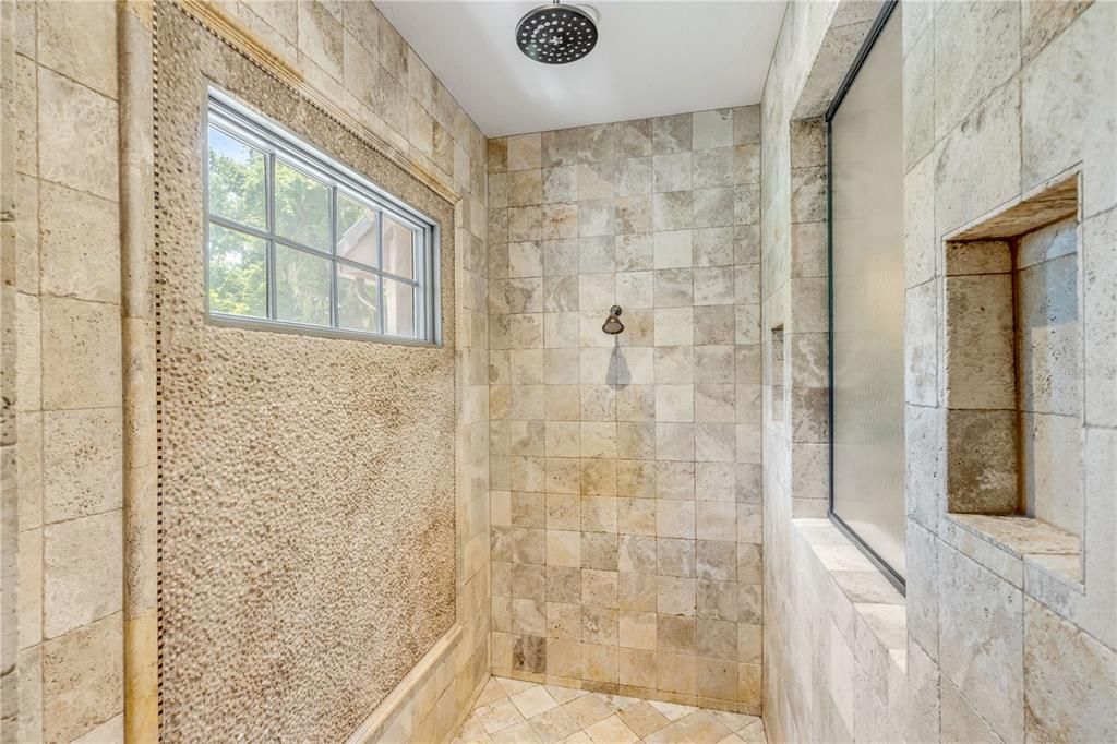 For Sale: $5,990,000 (7 beds, 5 baths, 7879 Square Feet)