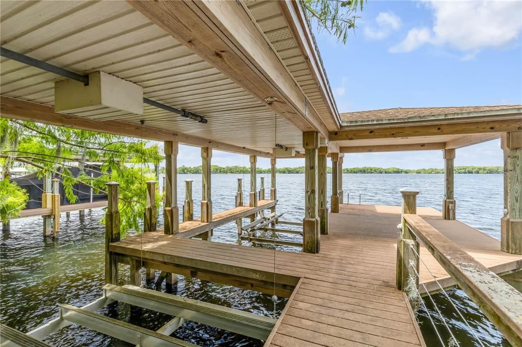 For Sale: $5,990,000 (7 beds, 5 baths, 7879 Square Feet)
