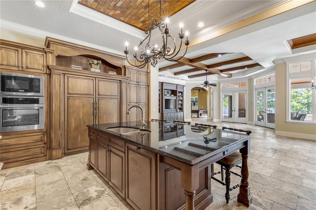 For Sale: $5,990,000 (7 beds, 5 baths, 7879 Square Feet)