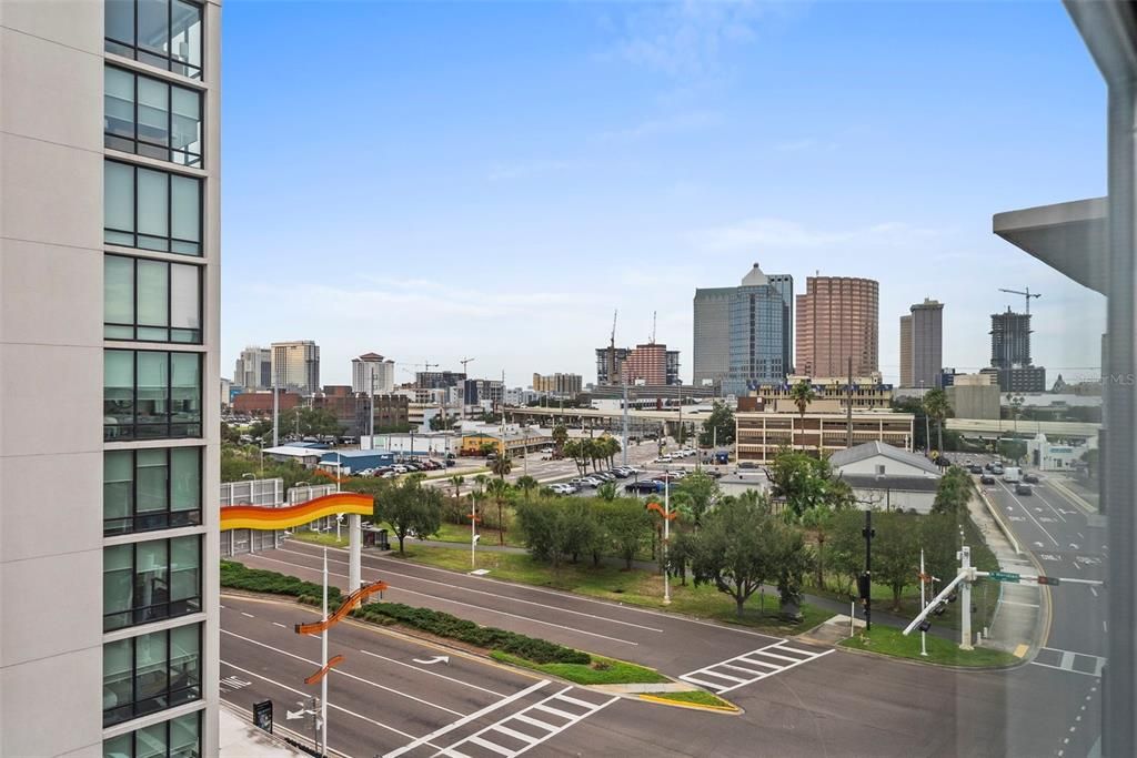 For Sale: $349,000 (2 beds, 1 baths, 1050 Square Feet)