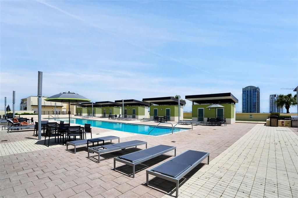 For Sale: $349,000 (2 beds, 1 baths, 1050 Square Feet)