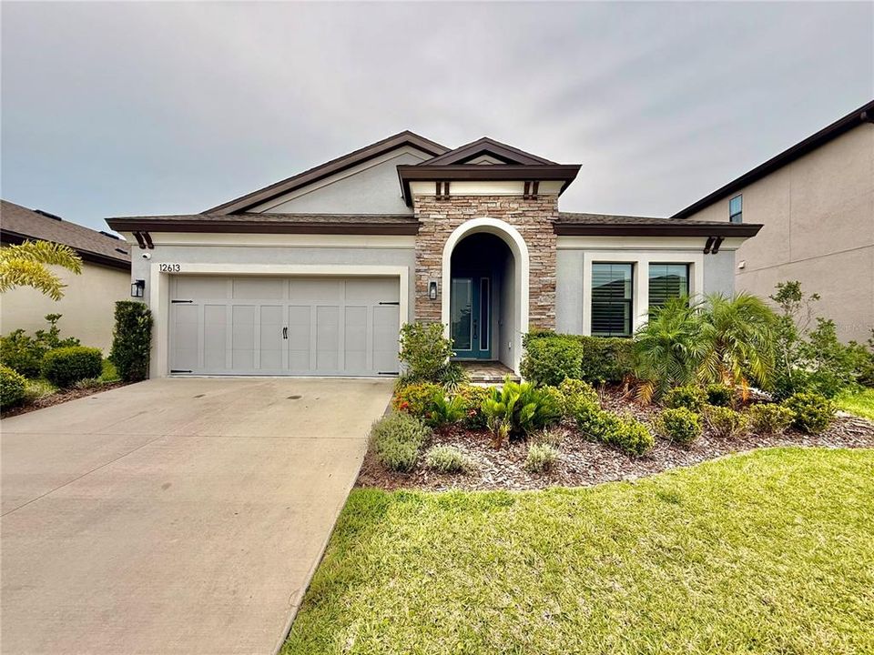For Rent: $2,800 (3 beds, 2 baths, 2106 Square Feet)