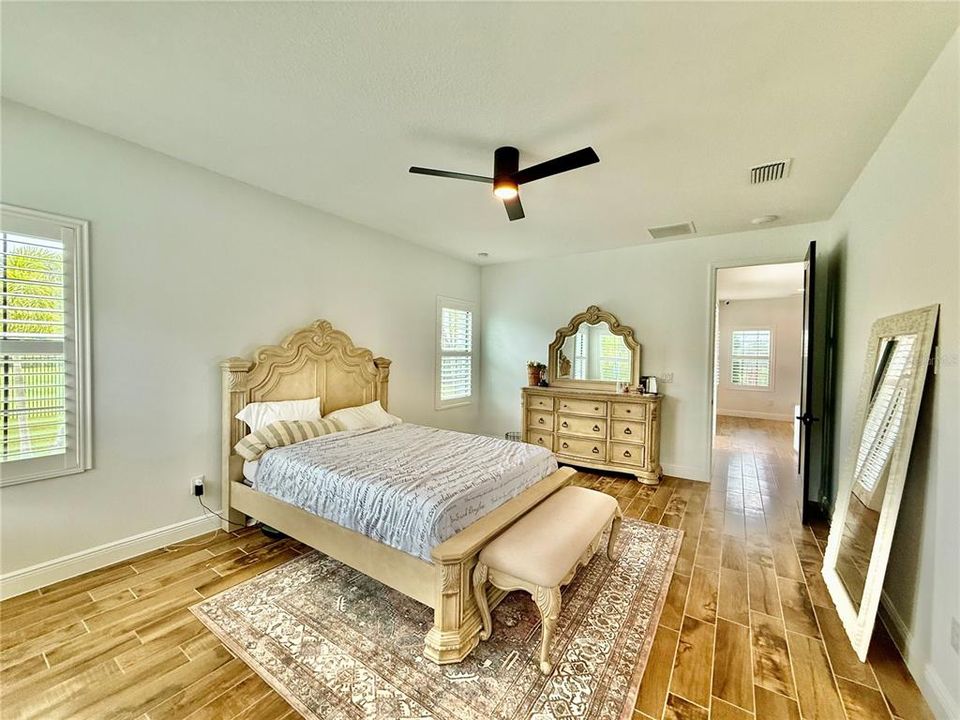 For Rent: $2,800 (3 beds, 2 baths, 2106 Square Feet)