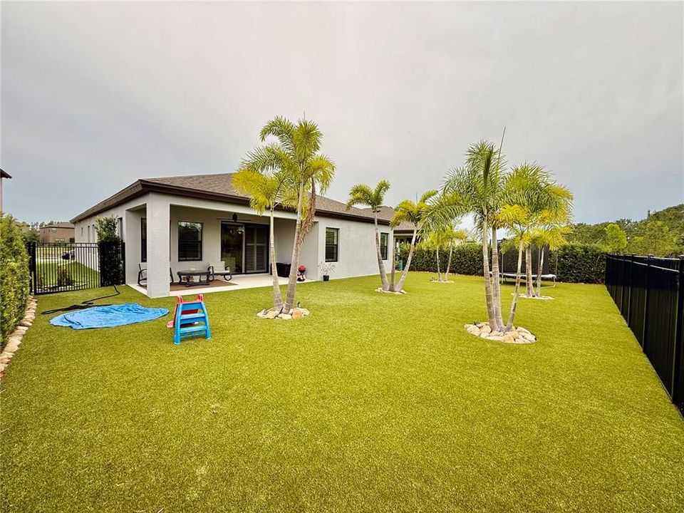 For Rent: $2,800 (3 beds, 2 baths, 2106 Square Feet)