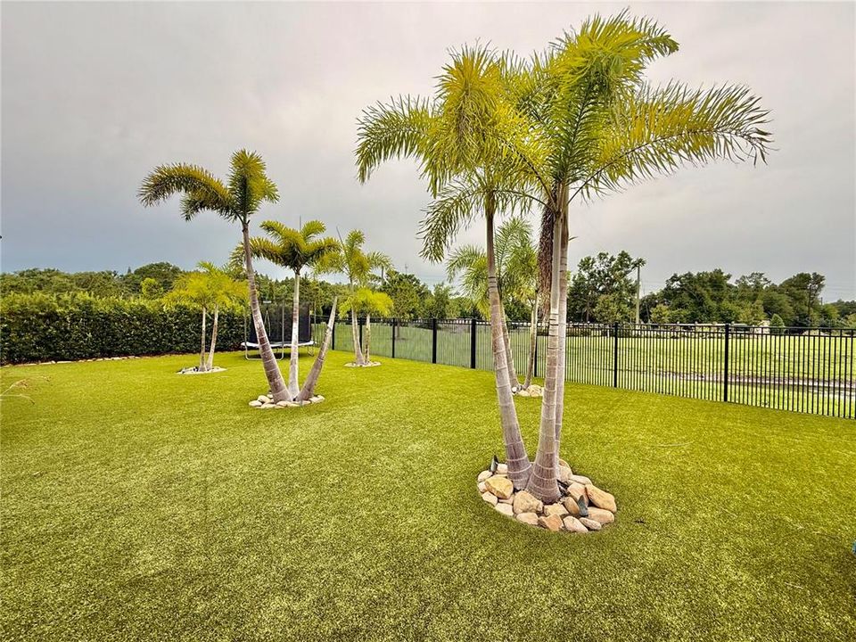 For Rent: $2,800 (3 beds, 2 baths, 2106 Square Feet)