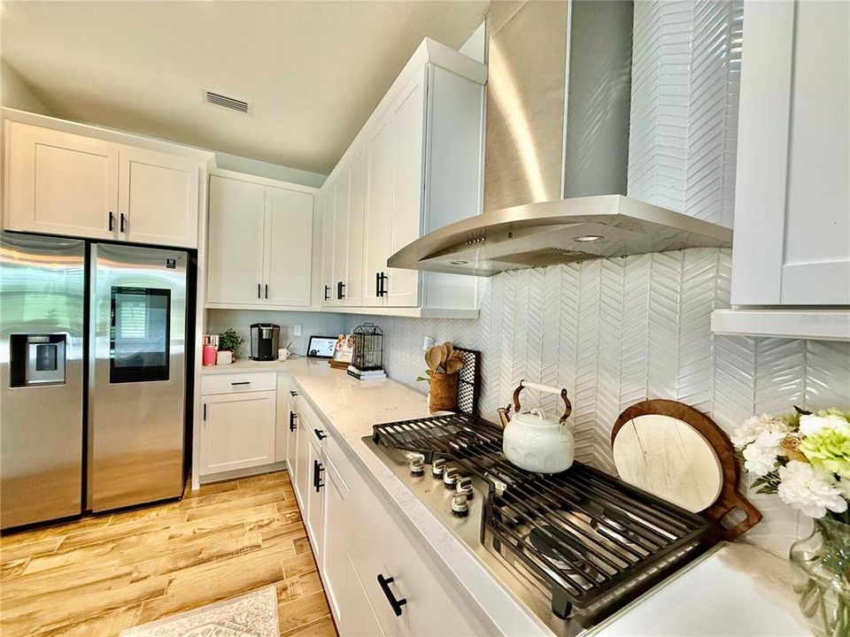 For Rent: $2,800 (3 beds, 2 baths, 2106 Square Feet)