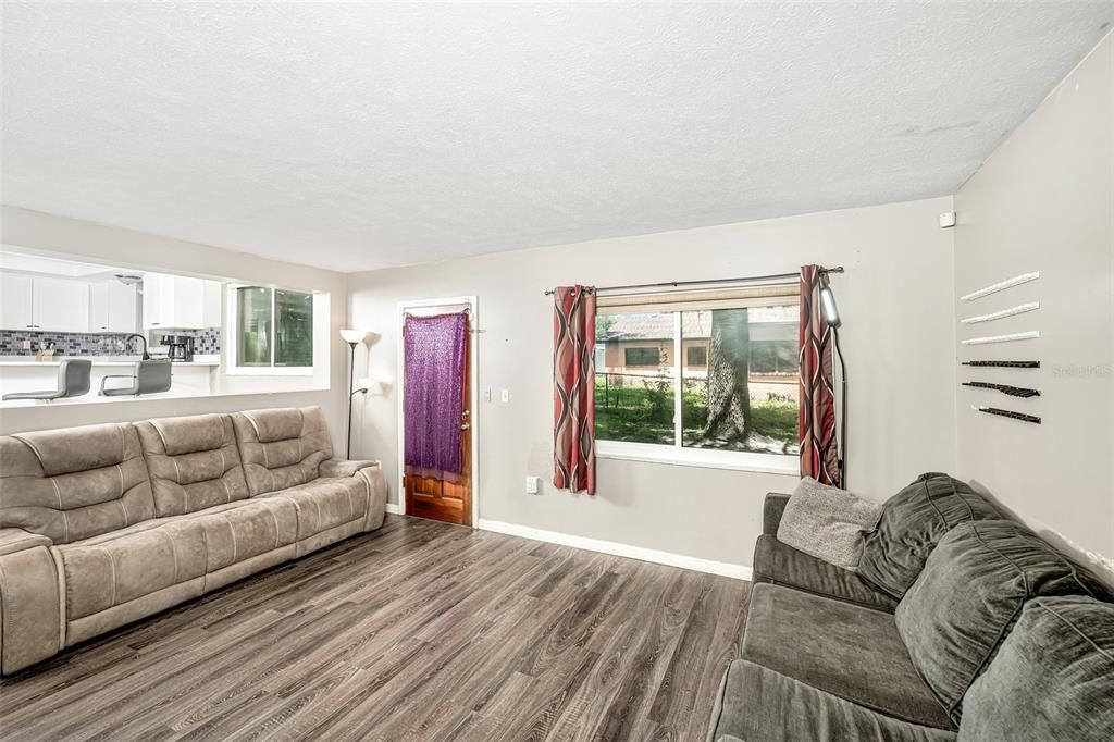 For Sale: $375,000 (4 beds, 2 baths, 2078 Square Feet)