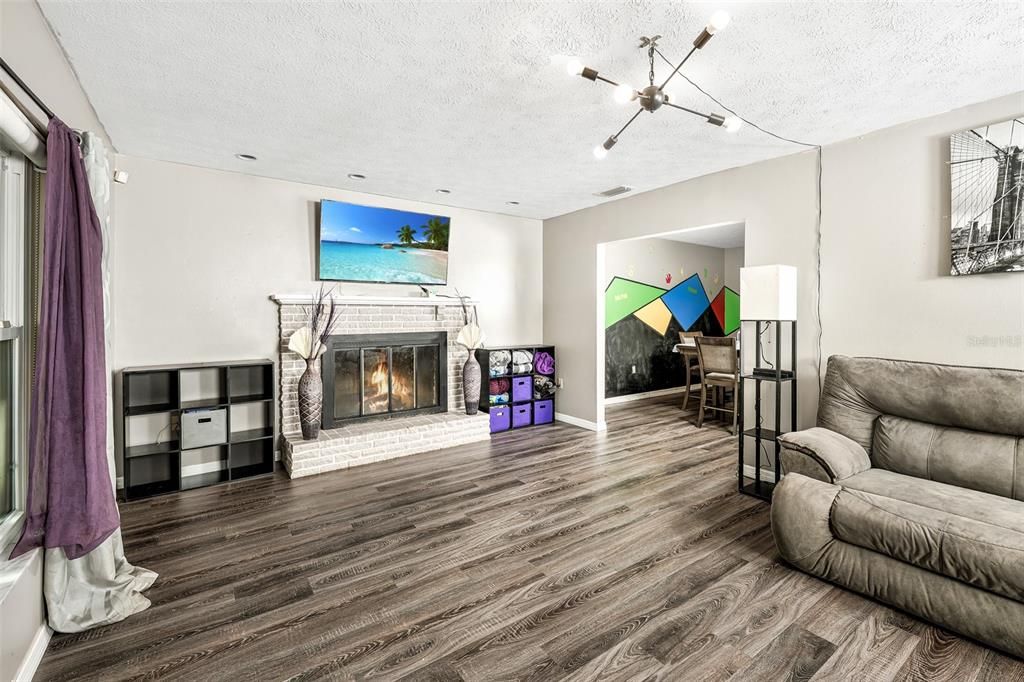 For Sale: $375,000 (4 beds, 2 baths, 2078 Square Feet)