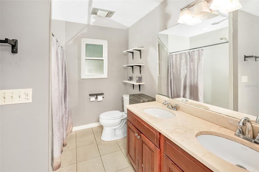 For Sale: $375,000 (4 beds, 2 baths, 2078 Square Feet)