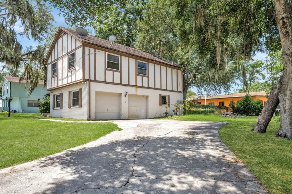 For Sale: $375,000 (4 beds, 2 baths, 2078 Square Feet)