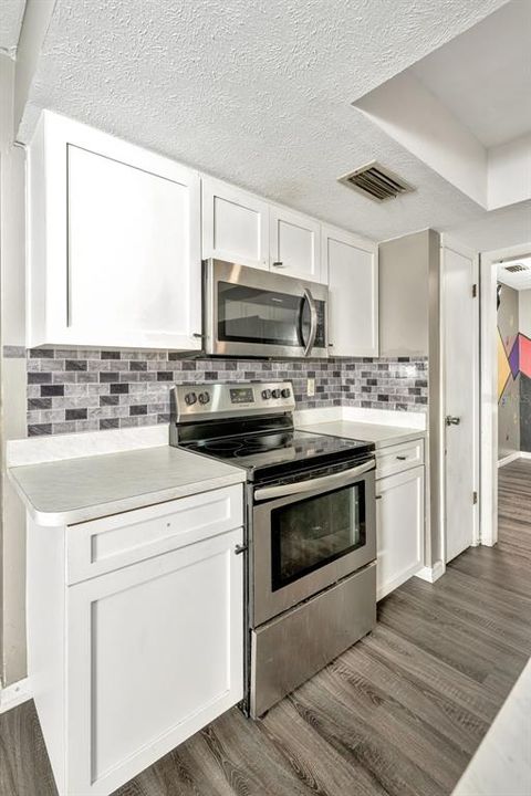 For Sale: $375,000 (4 beds, 2 baths, 2078 Square Feet)
