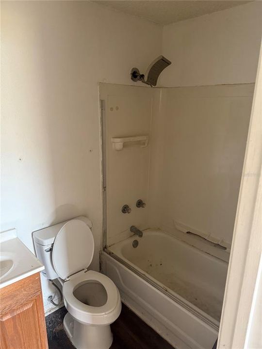 For Sale: $129,000 (3 beds, 2 baths, 984 Square Feet)