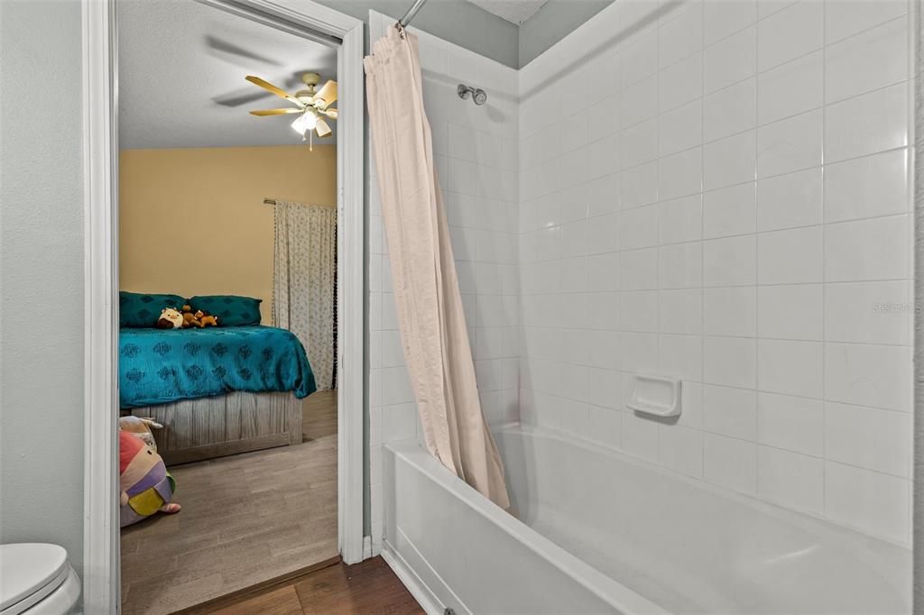 На продажу: $410,000 (4 спален, 3 ванн, 1831 Квадратных фут)