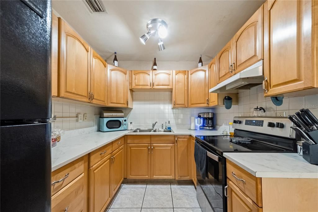 На продажу: $365,000 (3 спален, 3 ванн, 1555 Квадратных фут)