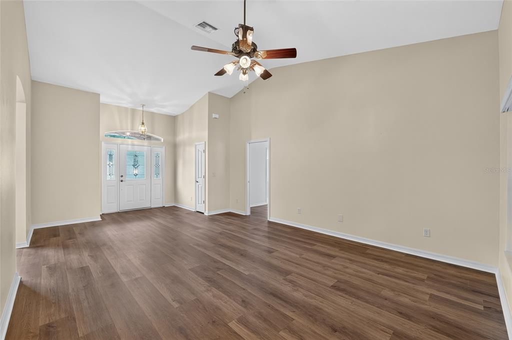 For Sale: $389,000 (3 beds, 2 baths, 2892 Square Feet)