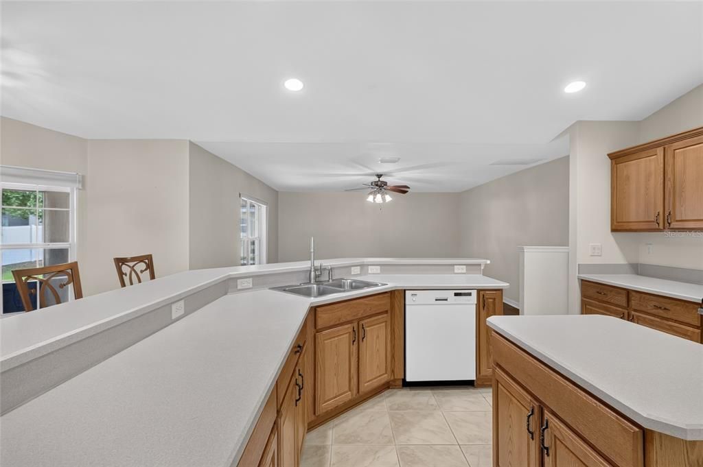 For Sale: $389,000 (3 beds, 2 baths, 2892 Square Feet)
