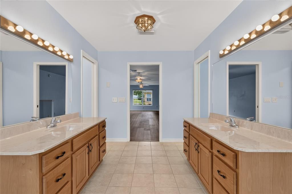 For Sale: $389,000 (3 beds, 2 baths, 2892 Square Feet)