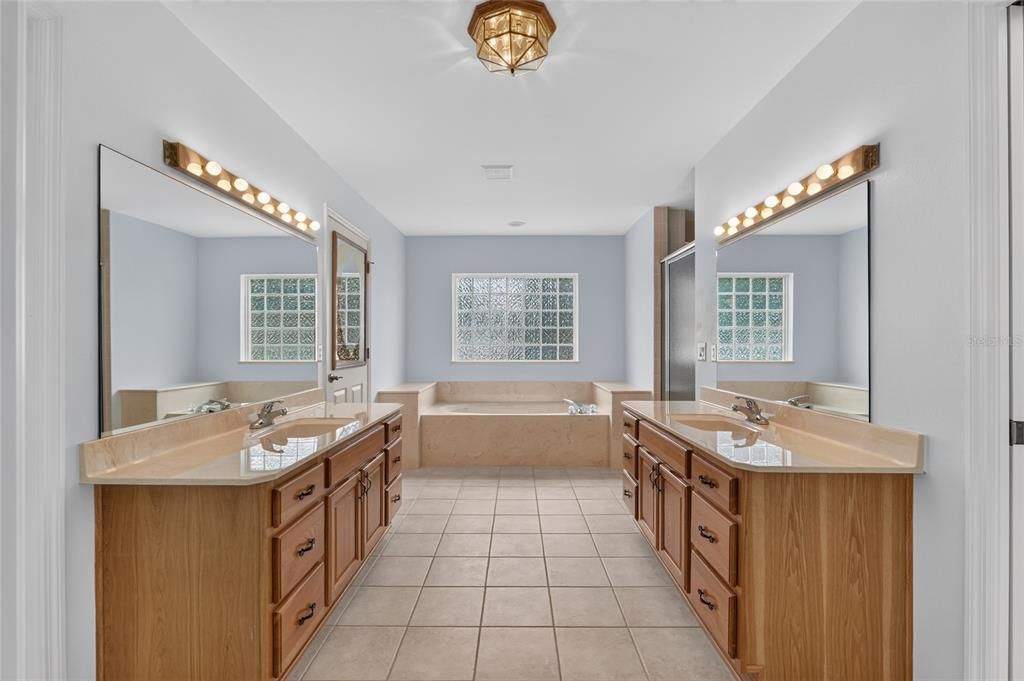 For Sale: $389,000 (3 beds, 2 baths, 2892 Square Feet)