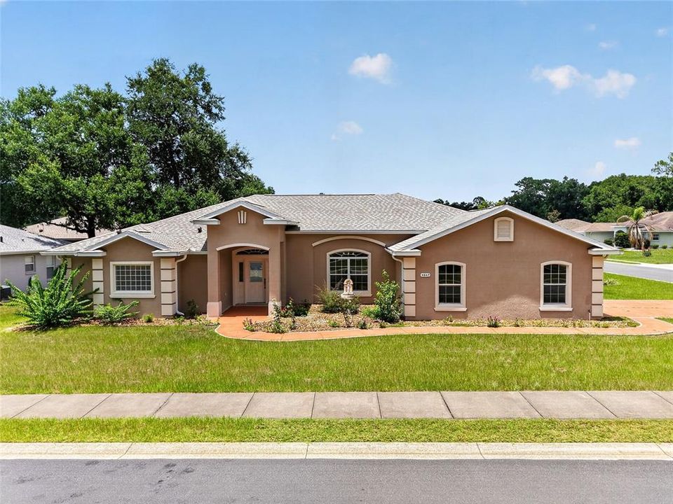 For Sale: $389,000 (3 beds, 2 baths, 2892 Square Feet)