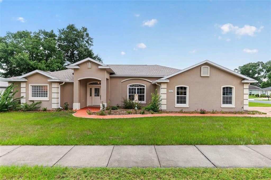 For Sale: $389,000 (3 beds, 2 baths, 2892 Square Feet)