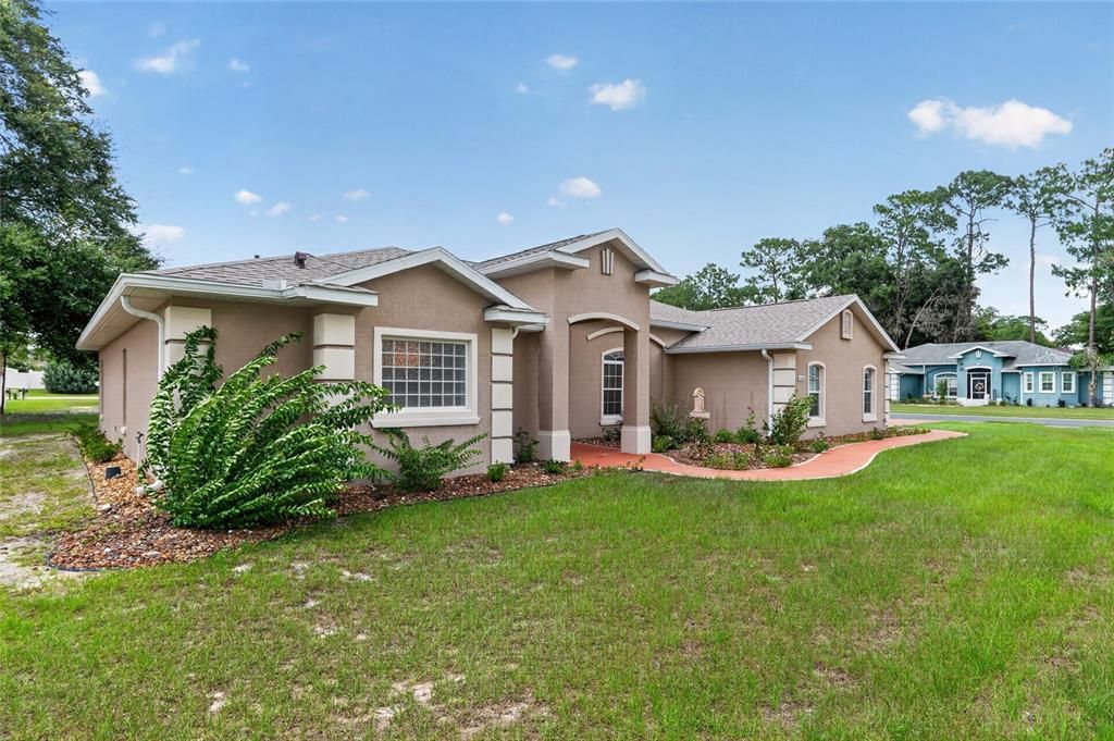 For Sale: $389,000 (3 beds, 2 baths, 2892 Square Feet)