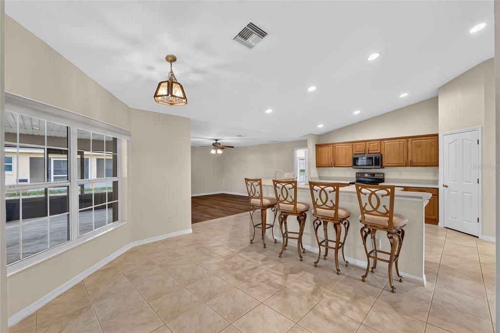 For Sale: $389,000 (3 beds, 2 baths, 2892 Square Feet)