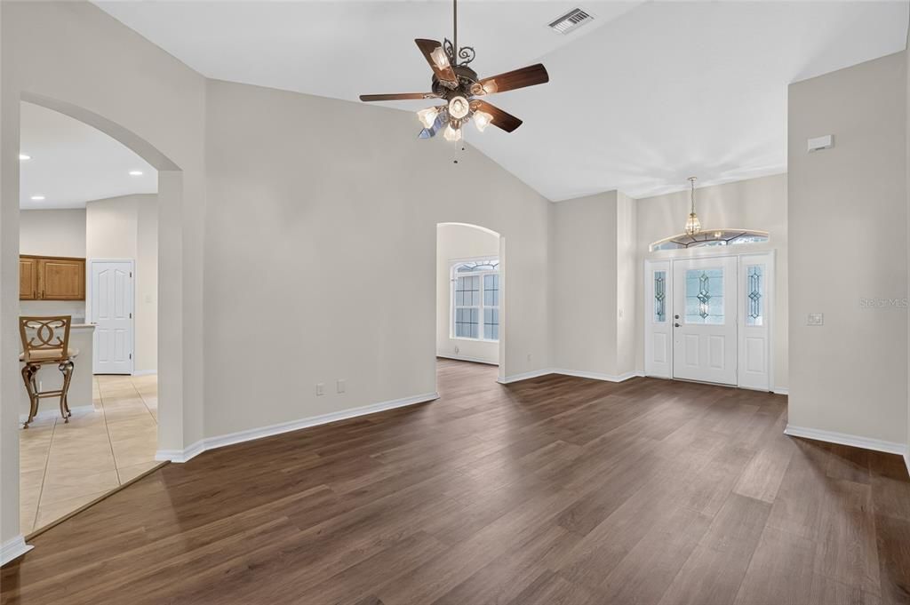 For Sale: $389,000 (3 beds, 2 baths, 2892 Square Feet)