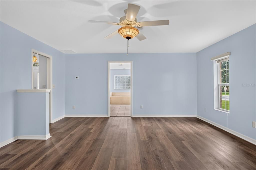 For Sale: $389,000 (3 beds, 2 baths, 2892 Square Feet)