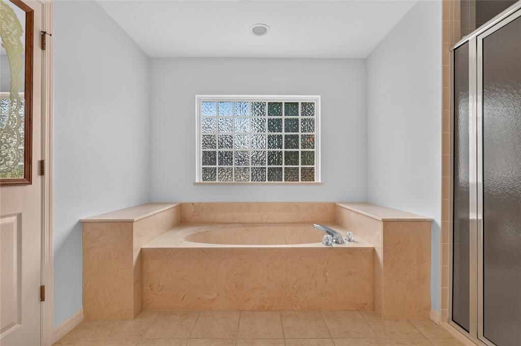 For Sale: $389,000 (3 beds, 2 baths, 2892 Square Feet)