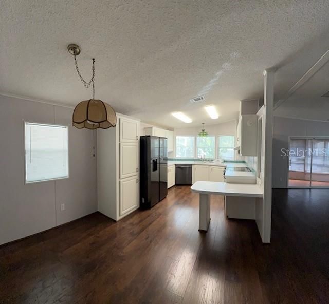 For Rent: $1,800 (2 beds, 2 baths, 1182 Square Feet)