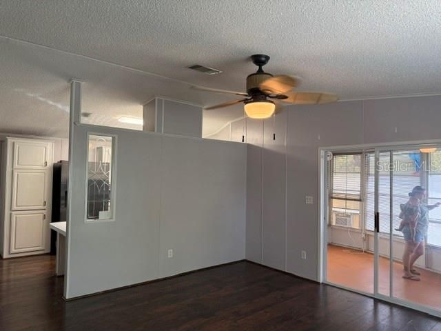 For Rent: $1,800 (2 beds, 2 baths, 1182 Square Feet)