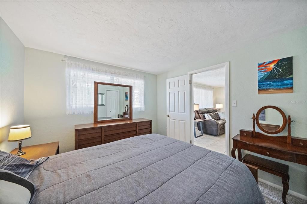 For Sale: $360,000 (3 beds, 2 baths, 1194 Square Feet)