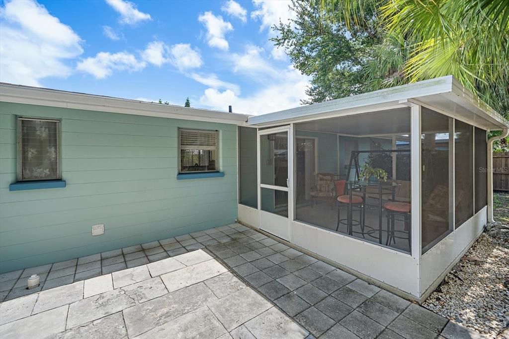 For Sale: $360,000 (3 beds, 2 baths, 1194 Square Feet)