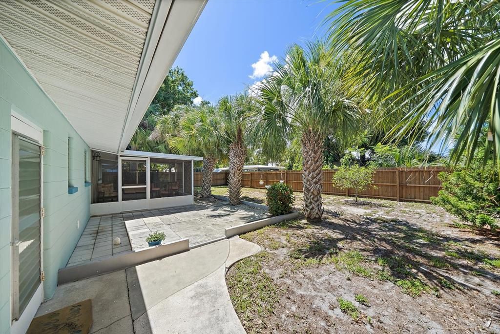 For Sale: $360,000 (3 beds, 2 baths, 1194 Square Feet)