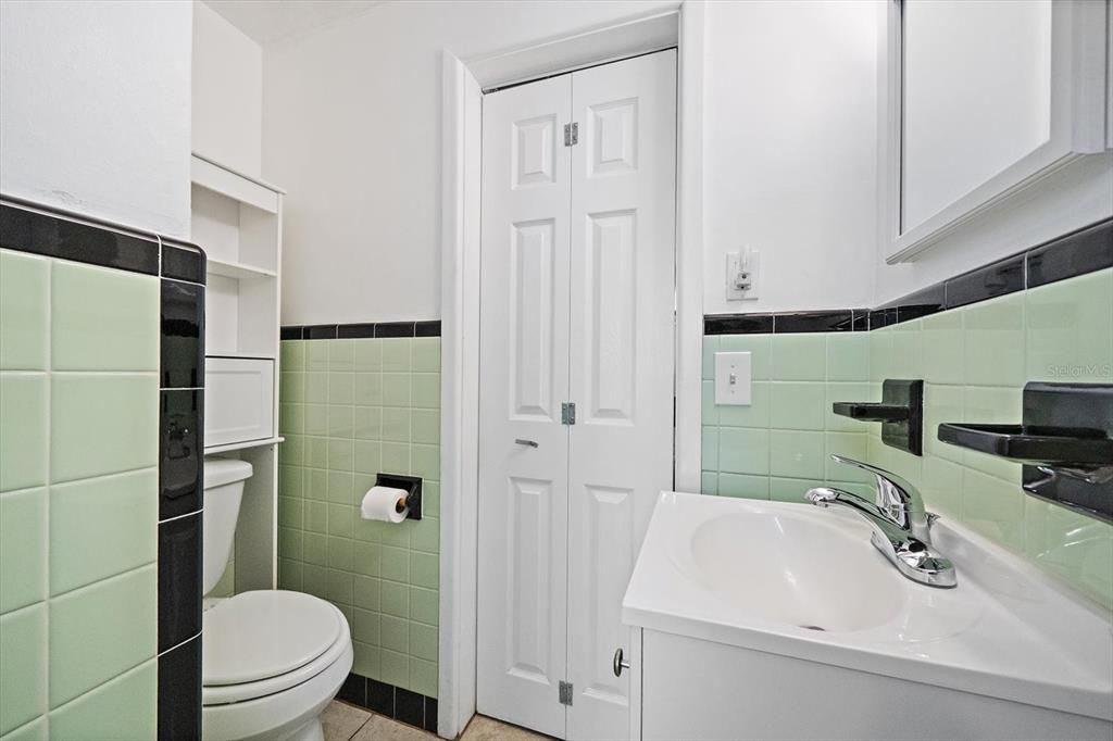 For Sale: $360,000 (3 beds, 2 baths, 1194 Square Feet)