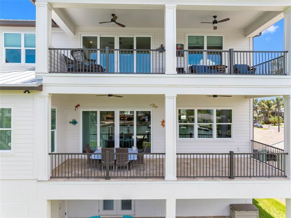 For Sale: $2,145,000 (4 beds, 4 baths, 2695 Square Feet)