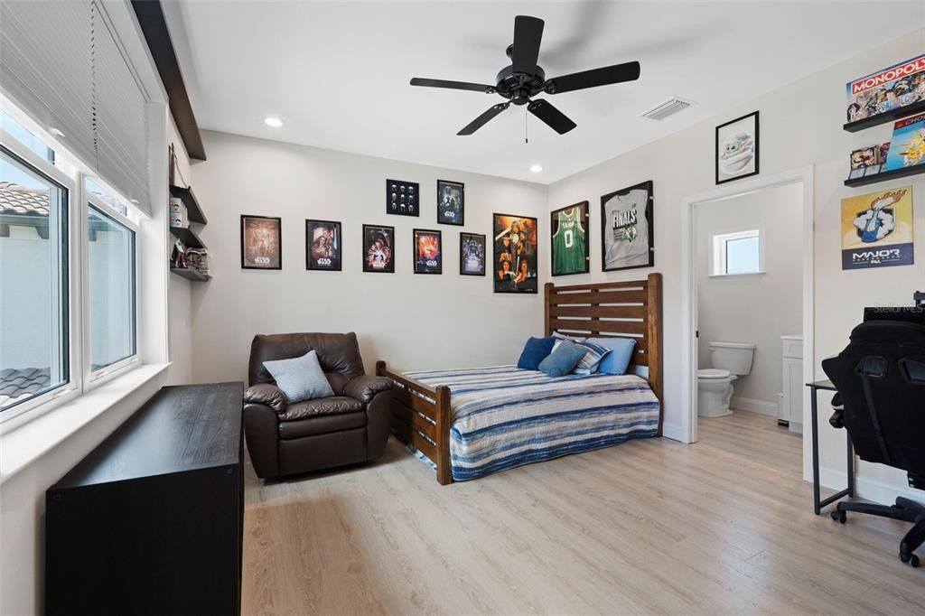 For Sale: $2,145,000 (4 beds, 4 baths, 2695 Square Feet)