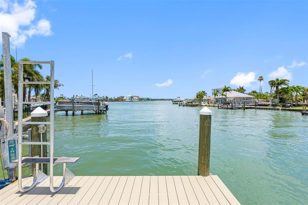 For Sale: $2,145,000 (4 beds, 4 baths, 2695 Square Feet)