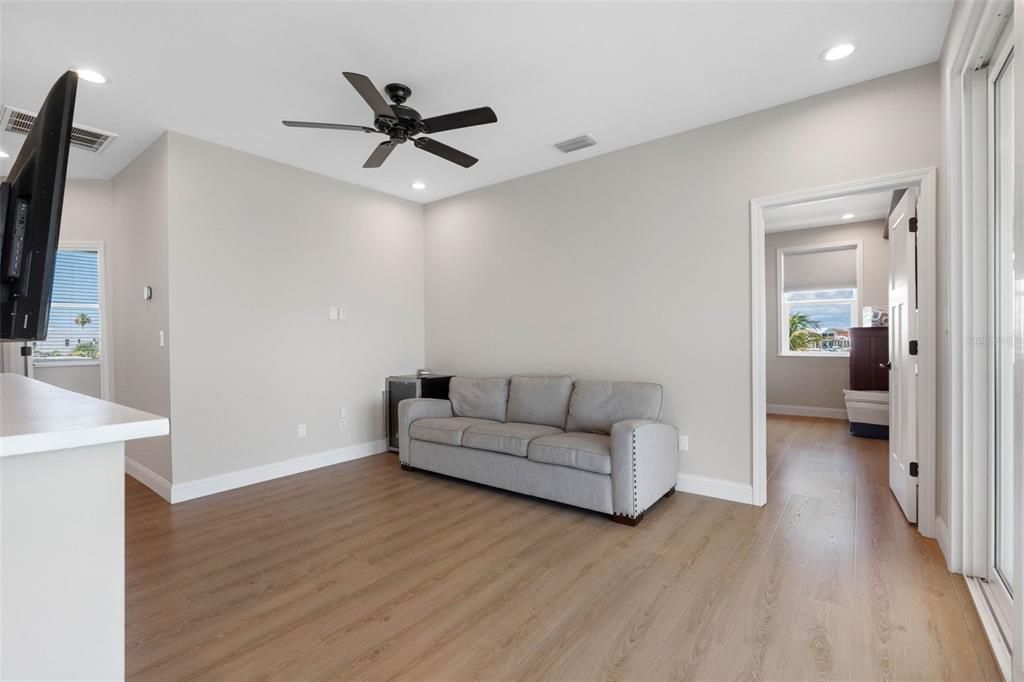 For Sale: $2,145,000 (4 beds, 4 baths, 2695 Square Feet)
